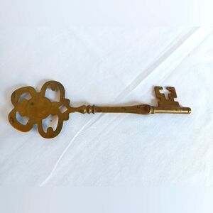 Vintage Large Solid Brass Skeleton Key Decorative Paperweight